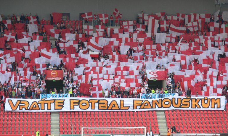 Slavia Praha - FK Jablonec (2. semifinále poháru ČMFS)