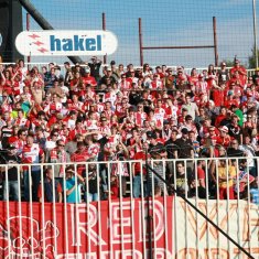 Hradec - Slavia (rajčeidnes) 12.JPG