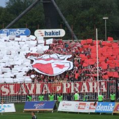 Hradec - Slavia (rajčeidnes) 18.jpg