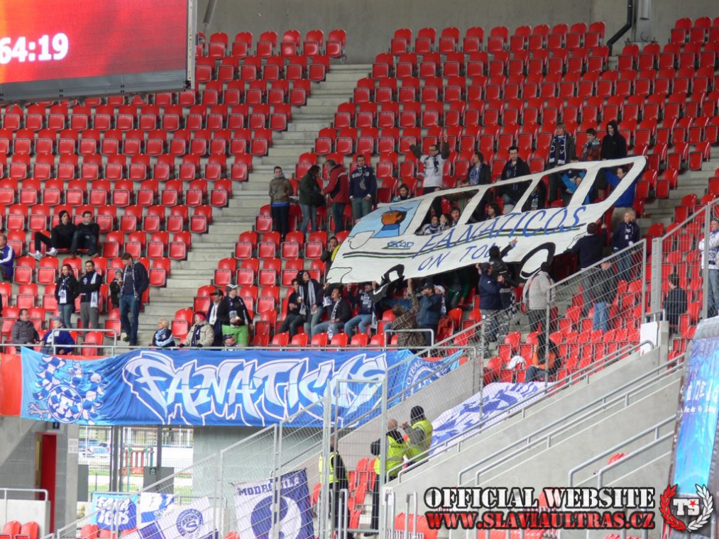 CURVA ULTRA - Ultras Slavia Liga Checa: 1. FC Slovácko