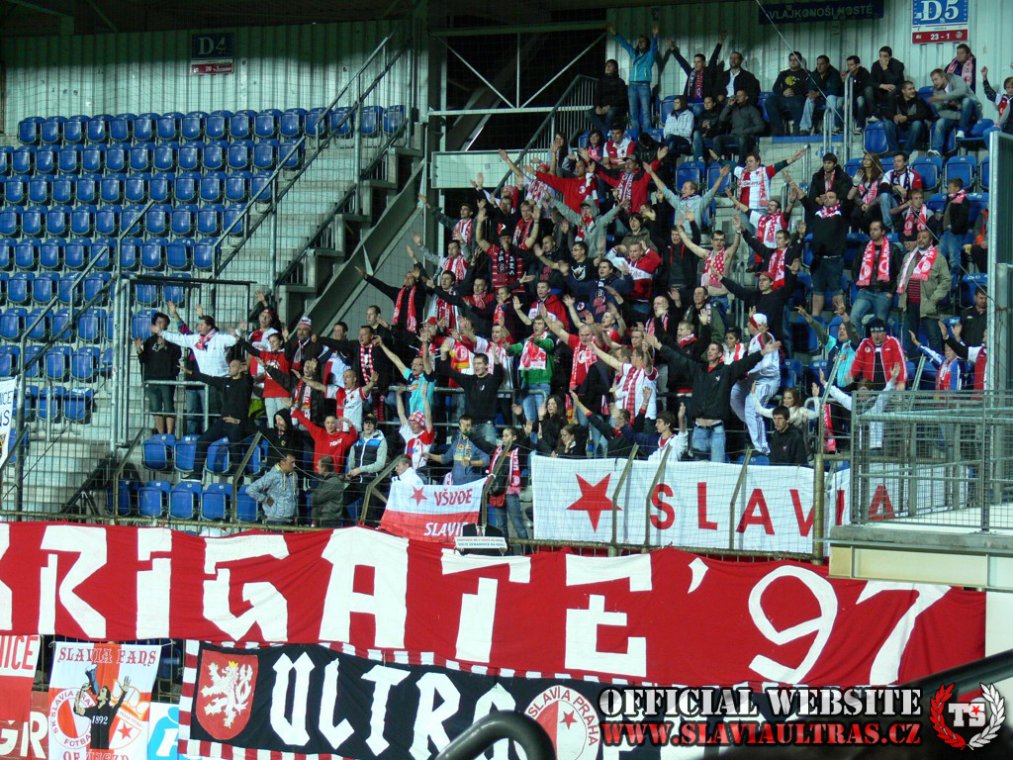 CURVA ULTRA - Ultras Slavia Liga Checa: 1. FC Slovácko