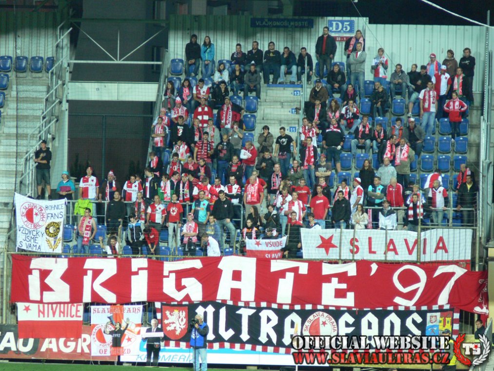 CURVA ULTRA - Ultras Slavia Liga Checa: 1. FC Slovácko
