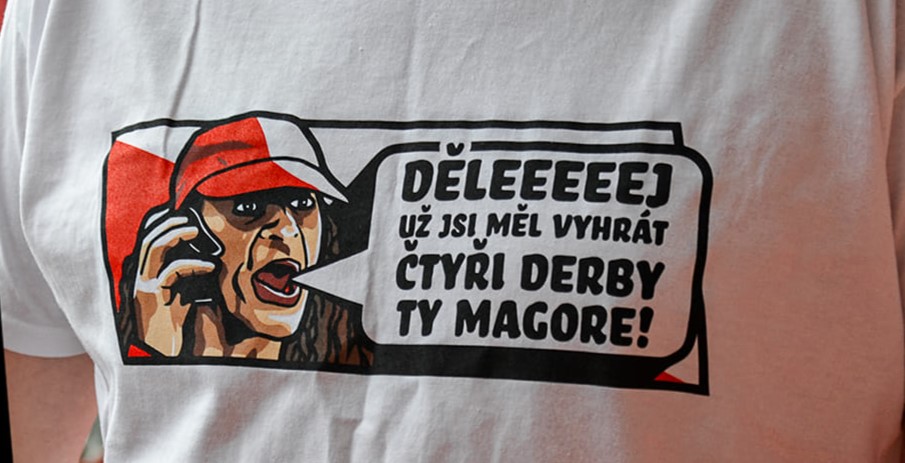 Na derby s Jirkou Károu na tričku!